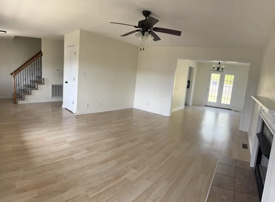 1216 Freedom Dr, Clarksville, TN 37042 - #3