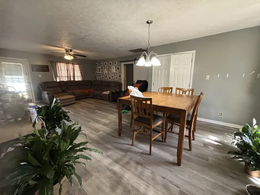 1087 W Woodrow St, Milan, TN 38358 - #3