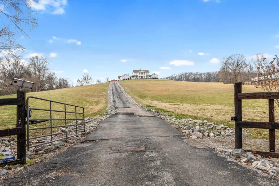 1103 Rogues Fork Rd, Bethpage, TN 37022 - #2