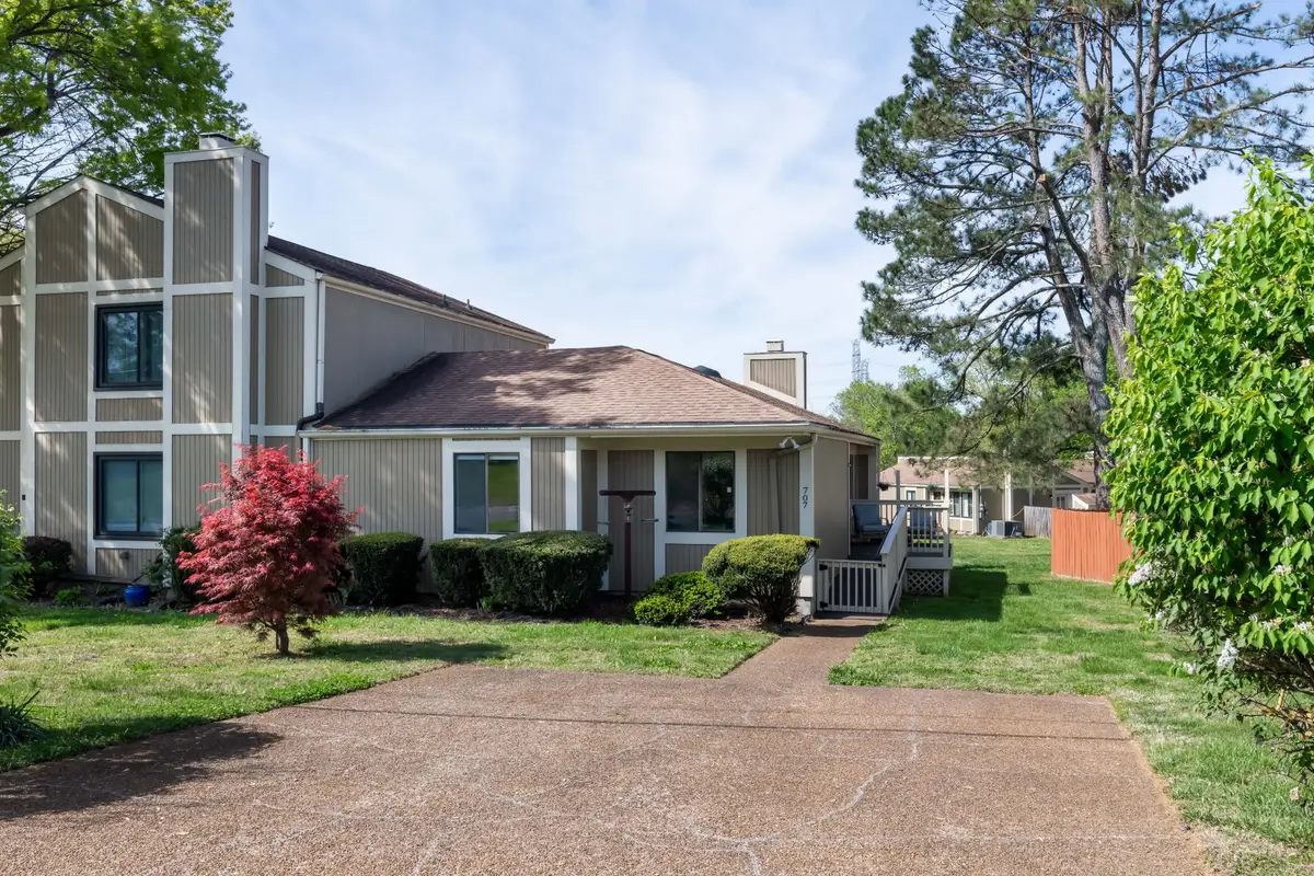 707 Albar Dr, Nashville, TN 37221 - #1