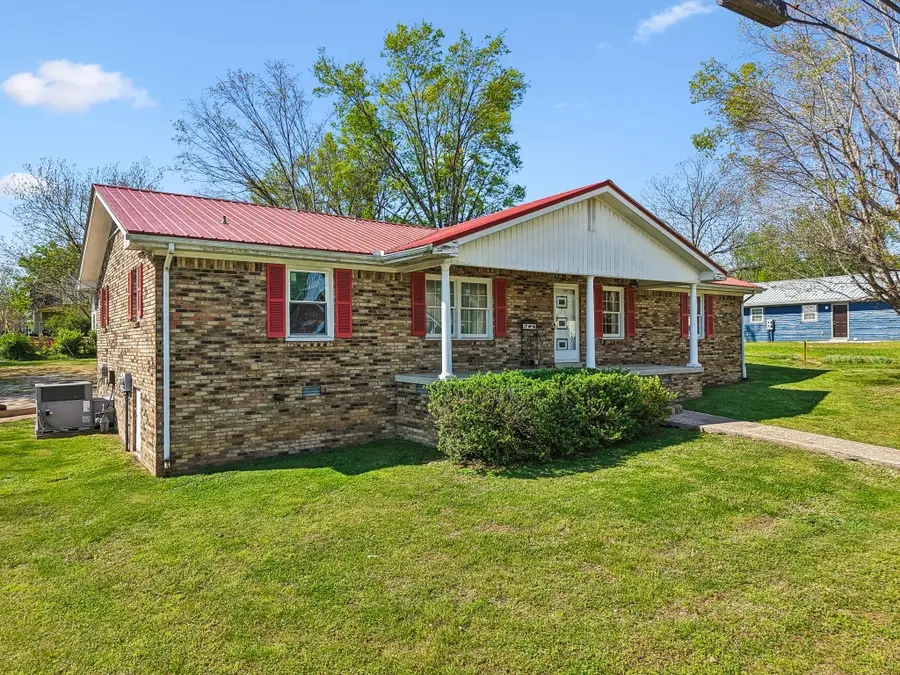110 E Ward St, Centerville, TN 37033 - #2