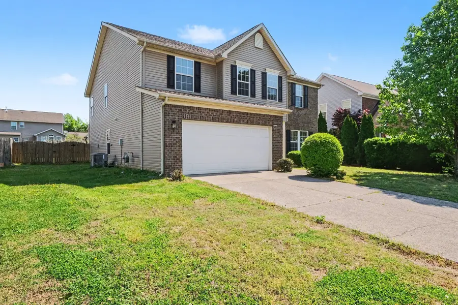 1042 Countess Ln, Spring Hill, TN 37174 - #3