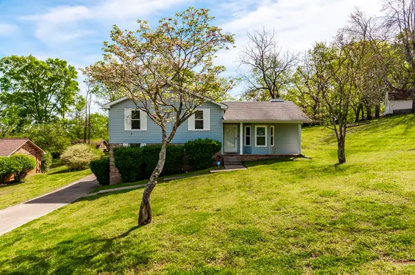 154 Lakeside Park Dr, Hendersonville, TN 37075