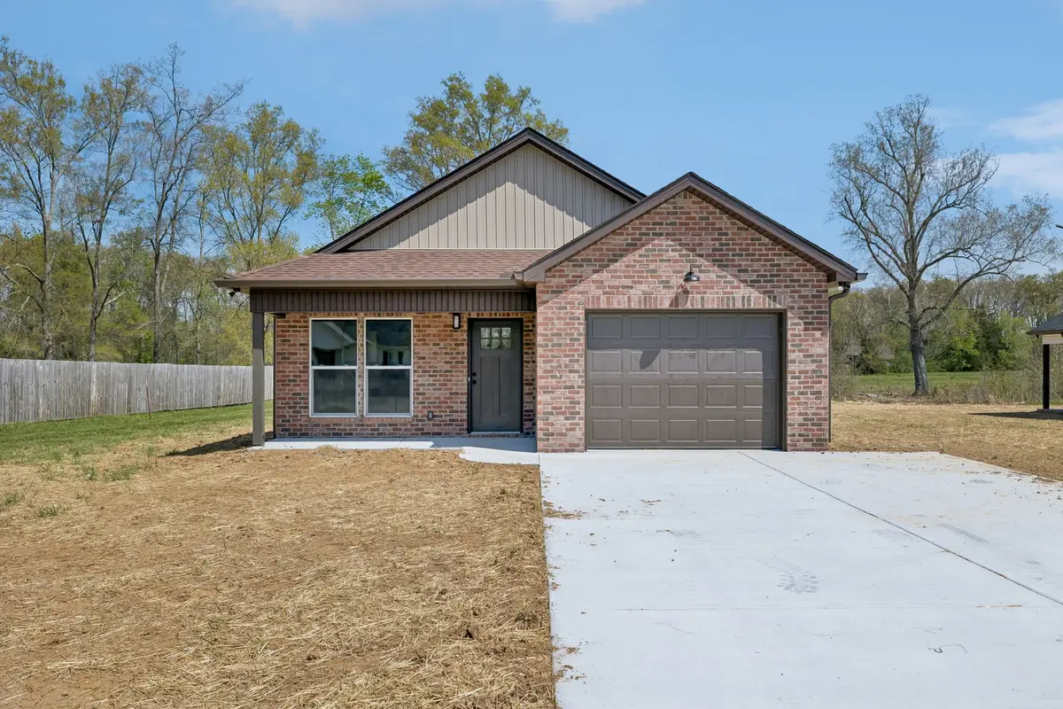 242 Green Meadow Dr, Smithville, TN 37166 - #1