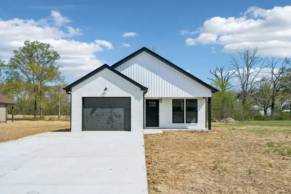 190 Green Meadow Dr, Smithville, TN 37166