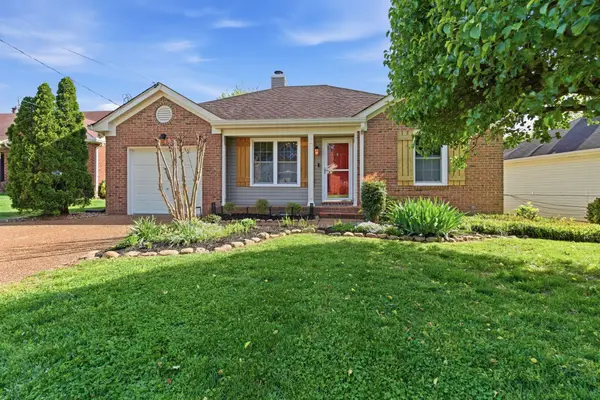 322 N Birchwood Dr, Hendersonville, TN 37075