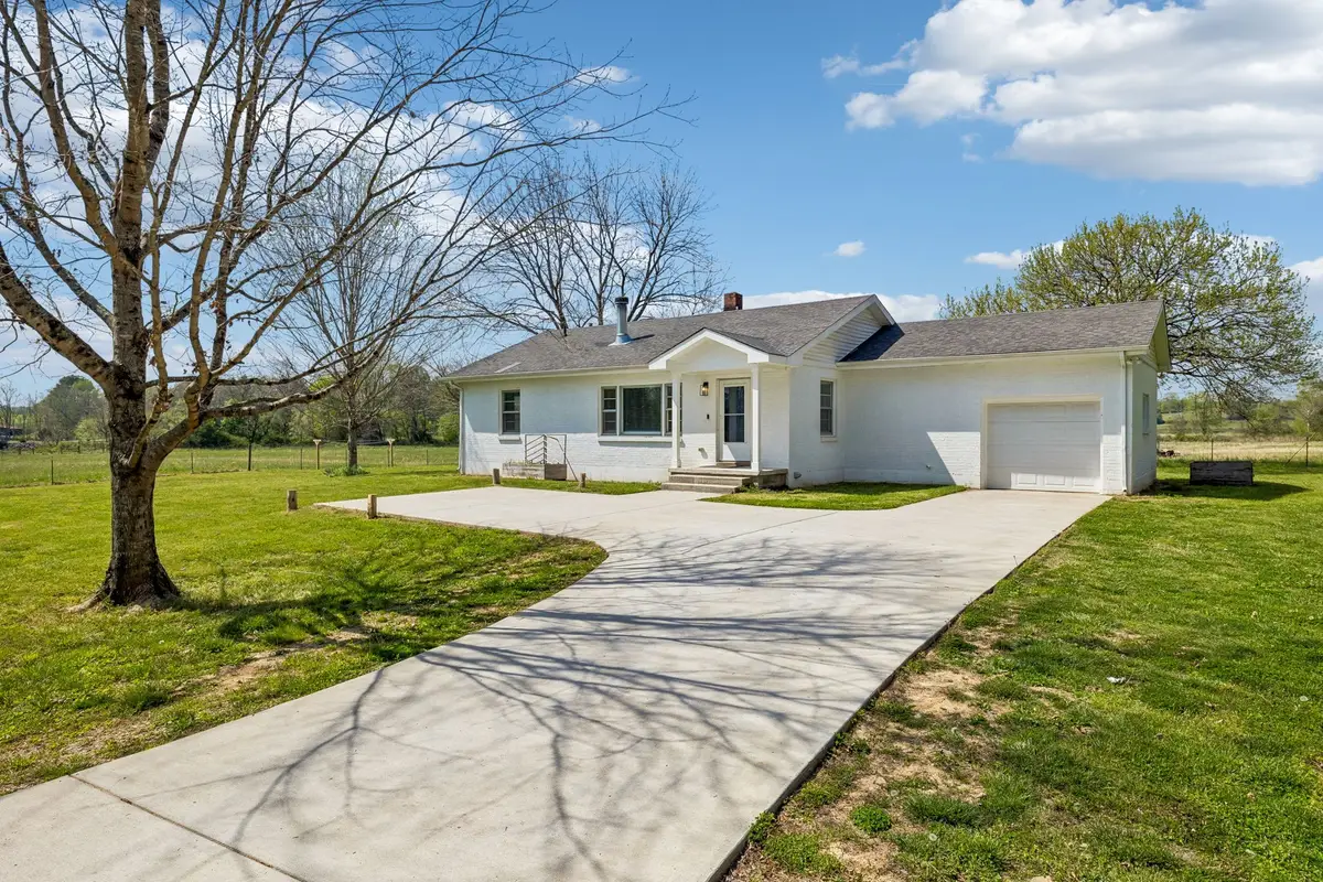 570 Piney Rd W, Dickson, TN 37055 - #1