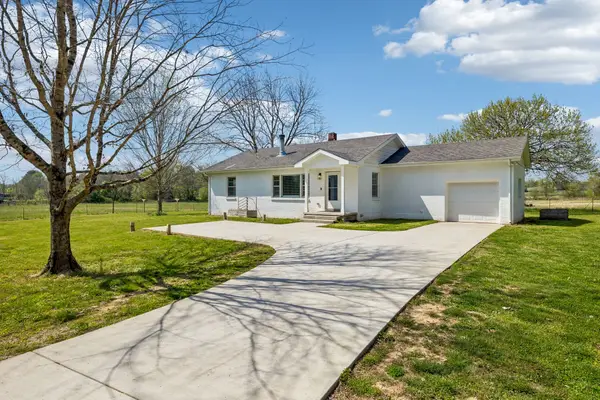 570 Piney Rd W, Dickson, TN 37055