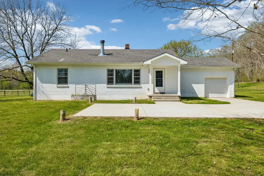 570 Piney Rd W, Dickson, TN 37055 - #2