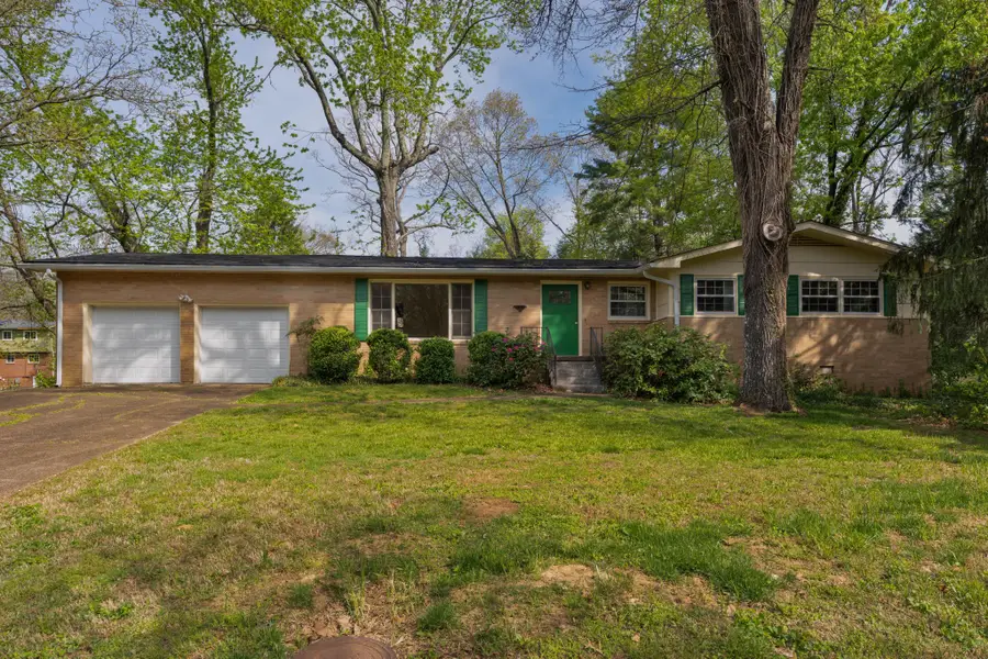 1006 Crown Point Road E, Signal Mountain, TN 37377 - #3