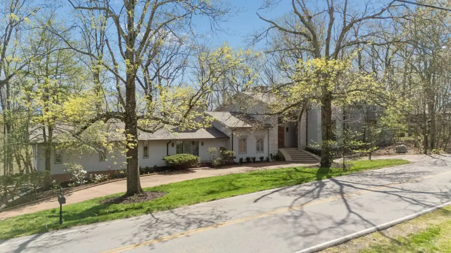 5870 Fredricksburg Dr, Nashville, TN 37215 - #2