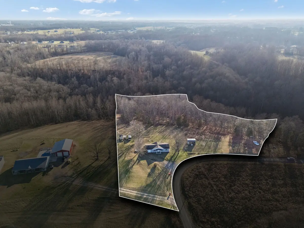 411 Purtle Rd, Lafayette, TN 37083 - #1