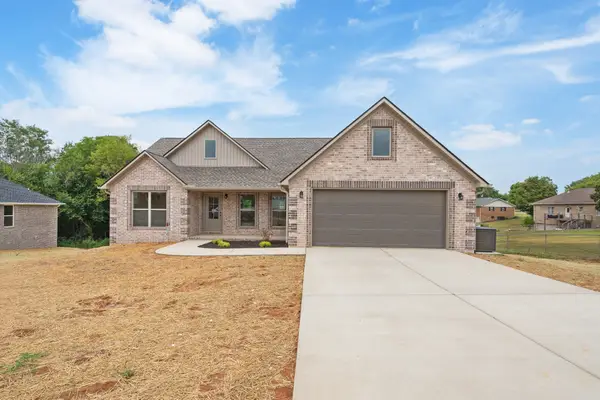 50 Derek Drive, Lexington, TN 38351