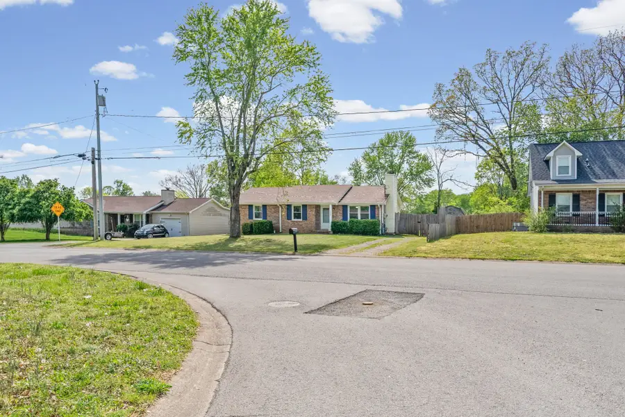 3462 Arvin Dr, Clarksville, TN 37042 - #2