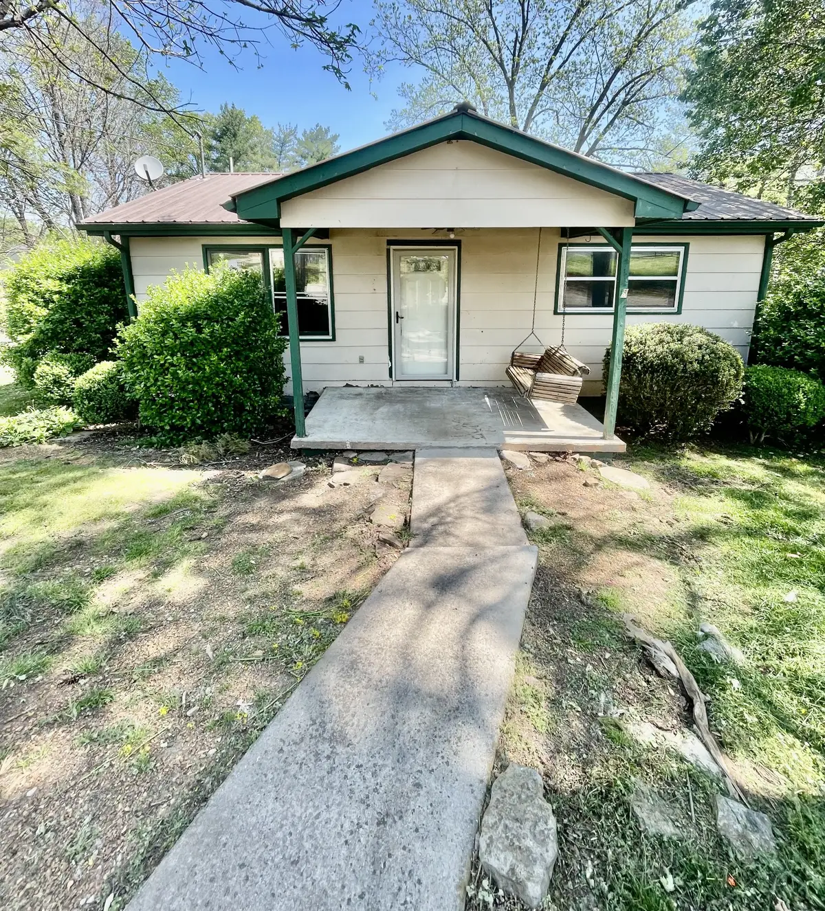 137 Kenmore Ave, Winchester, TN 37398 - #1