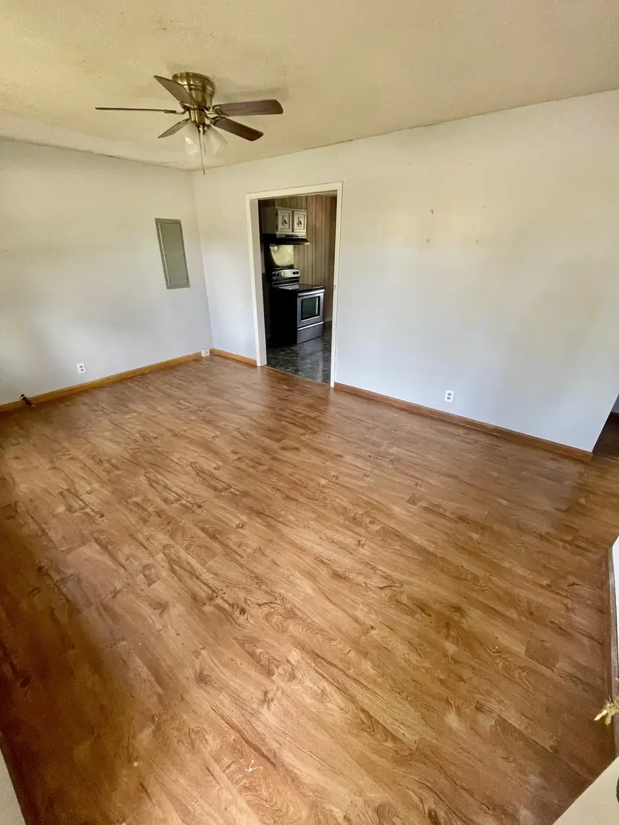 137 Kenmore Ave, Winchester, TN 37398 - #2