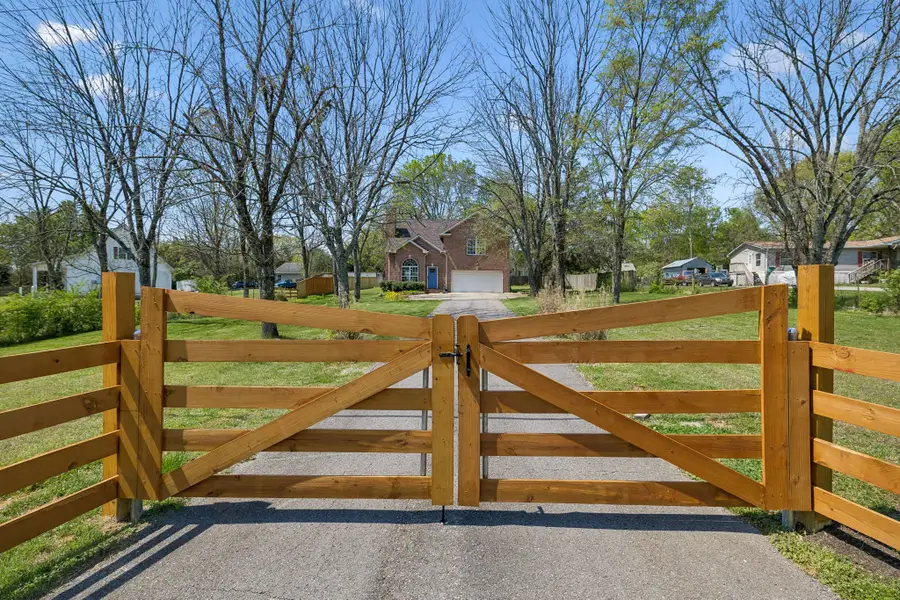 971 Clemmons Rd, Mount Juliet, TN 37122 - #3