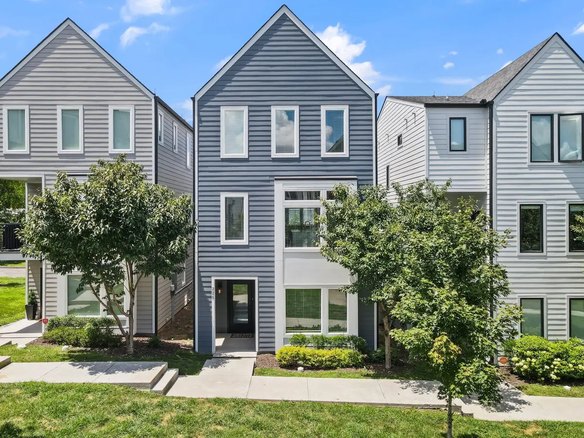 225 Sterling Point Cir, Nashville, TN 37209 - #1