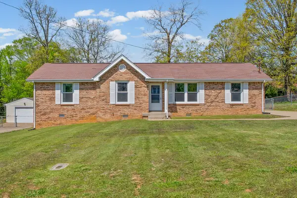 931 Poppy Dr, Clarksville, TN 37042