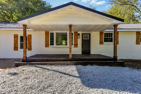 2054 Shelby Dr, Clarksville, TN 37043