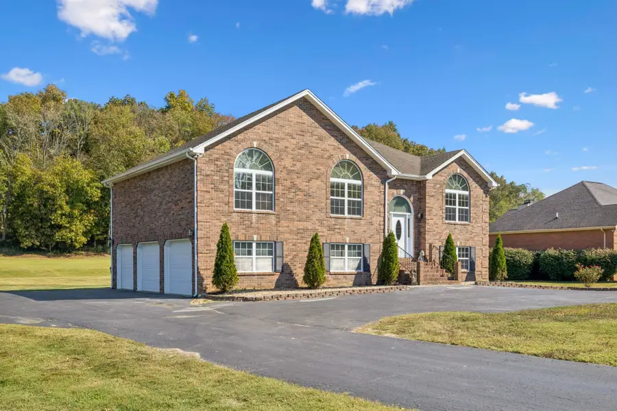 3679 Old Greenbrier Pike, Springfield, TN 37172 - #3