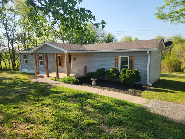 495 Gammons Ln, Hartsville, TN 37074