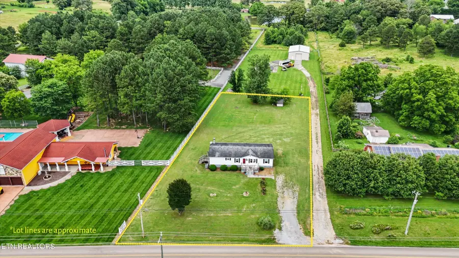 928 Walker Rd, Maryville, TN 37801 - #3