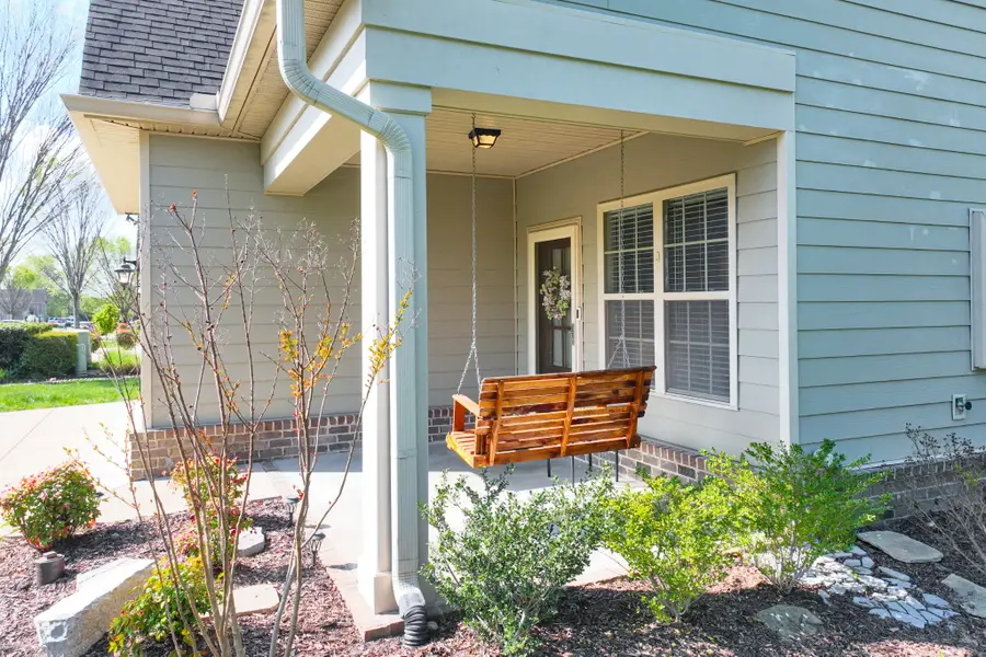 421 Bruce Dr, Spring Hill, TN 37174 - #2