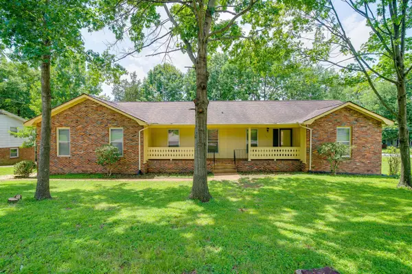 545 Castlegate Dr, Nashville, TN 37217