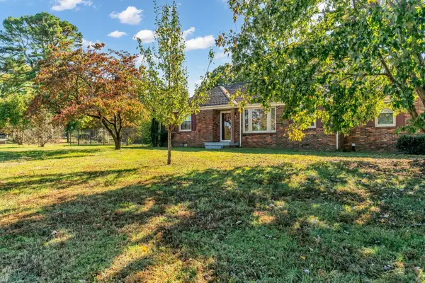 2205 Crestline Dr, Nashville, TN 37214