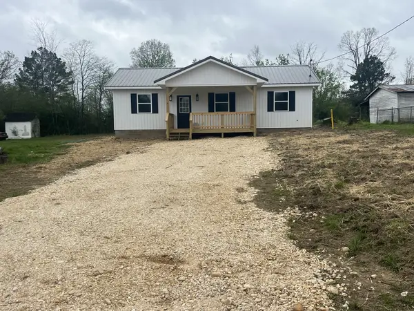 221 Ohio St, Collinwood, TN 38450