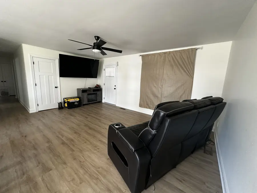 307 Randall St, Lawrenceburg, TN 38464 - #3