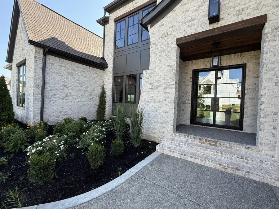 511 St Charles Dr, Arrington, TN 37014 - #2