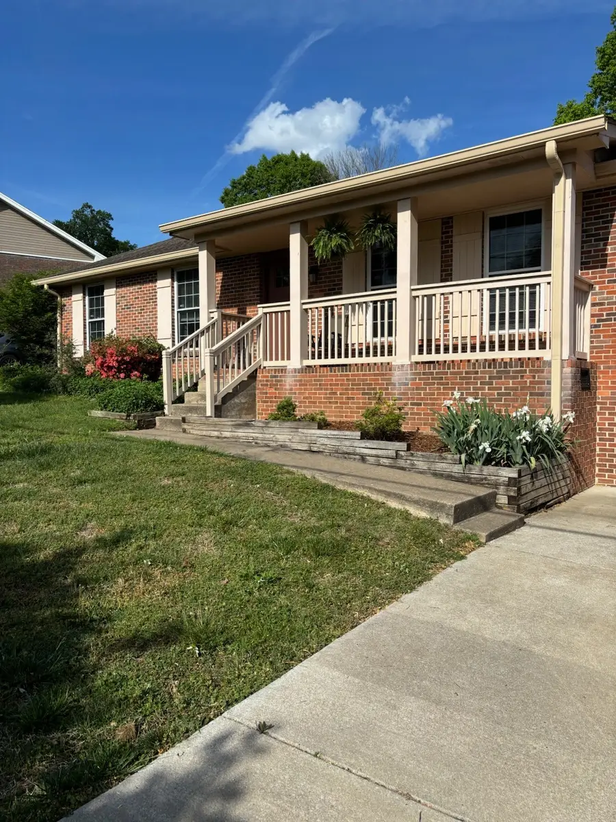 325 Sunrise Cir, Mount Juliet, TN 37122 - #2