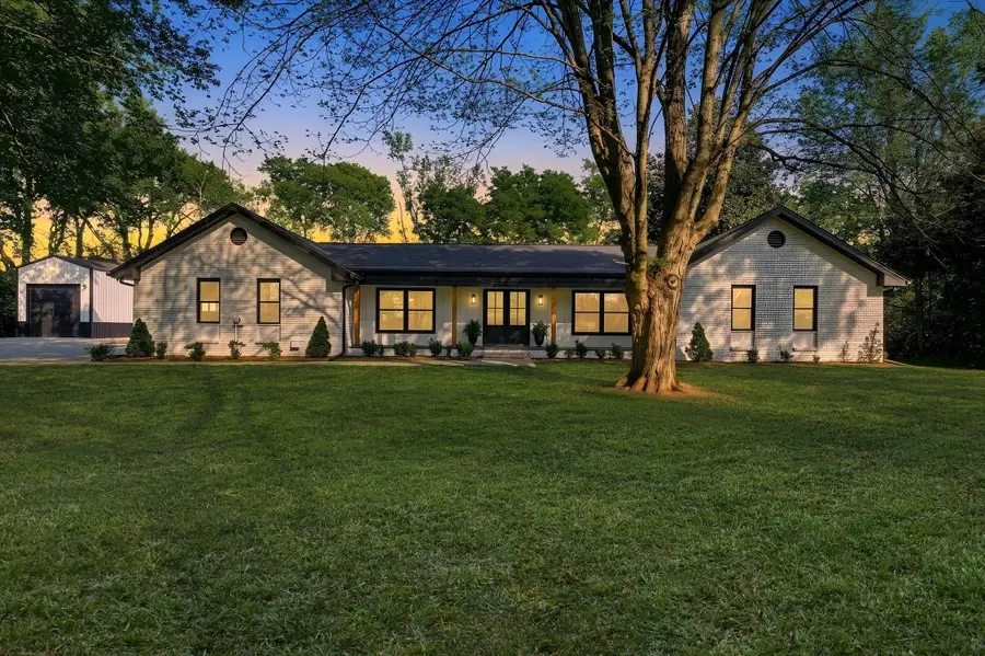 301 Rosebrook Dr, Gallatin, TN 37066 - #2