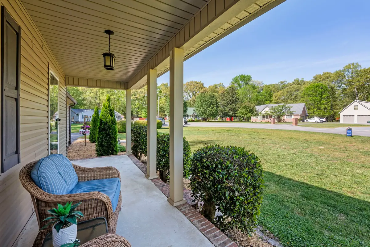 303 Rutledge Ave, Tullahoma, TN 37388 - #1