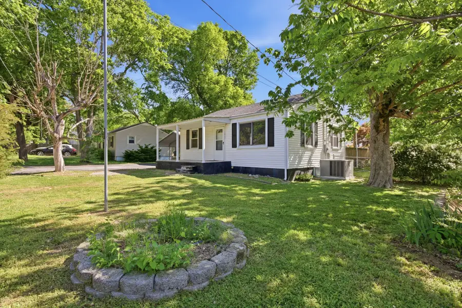 1827 Sunset Ave, Columbia, TN 38401 - #3