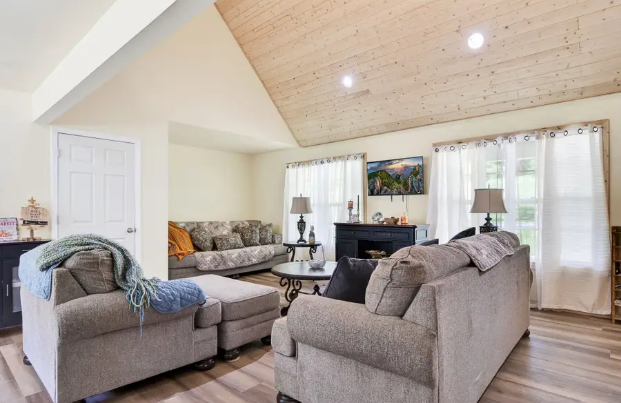 525 Riley Creek Rd, Whitleyville, TN 38588 - #3