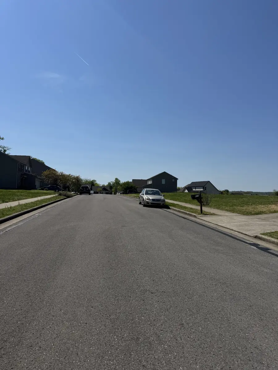 621 Betty Lou Dr, Madison, TN 37115 - #3