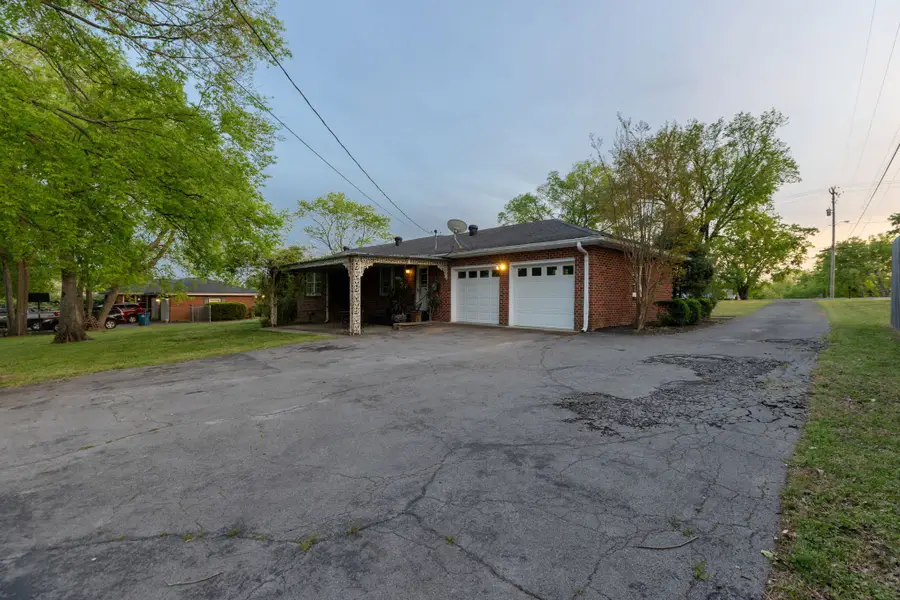 307 Shepherd Hills Dr, Madison, TN 37115 - #2