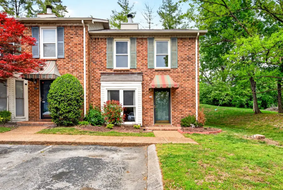 528 Williamsburg Dr, Nashville, TN 37214 - #2