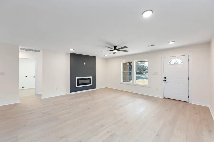 99 Elmwood Cv, Jackson, TN 38305 - #3