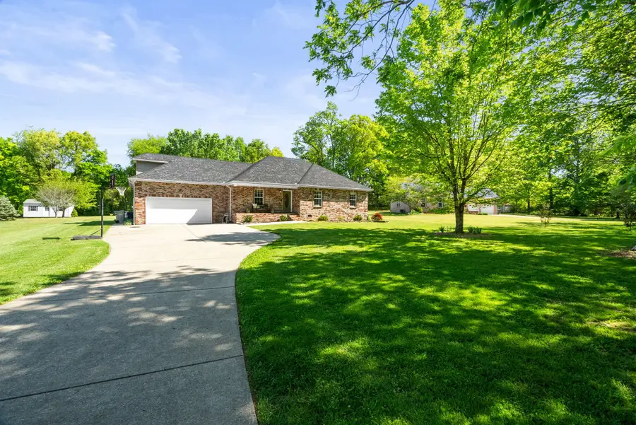 1011 Adam Ct, Cottontown, TN 37048 - #3