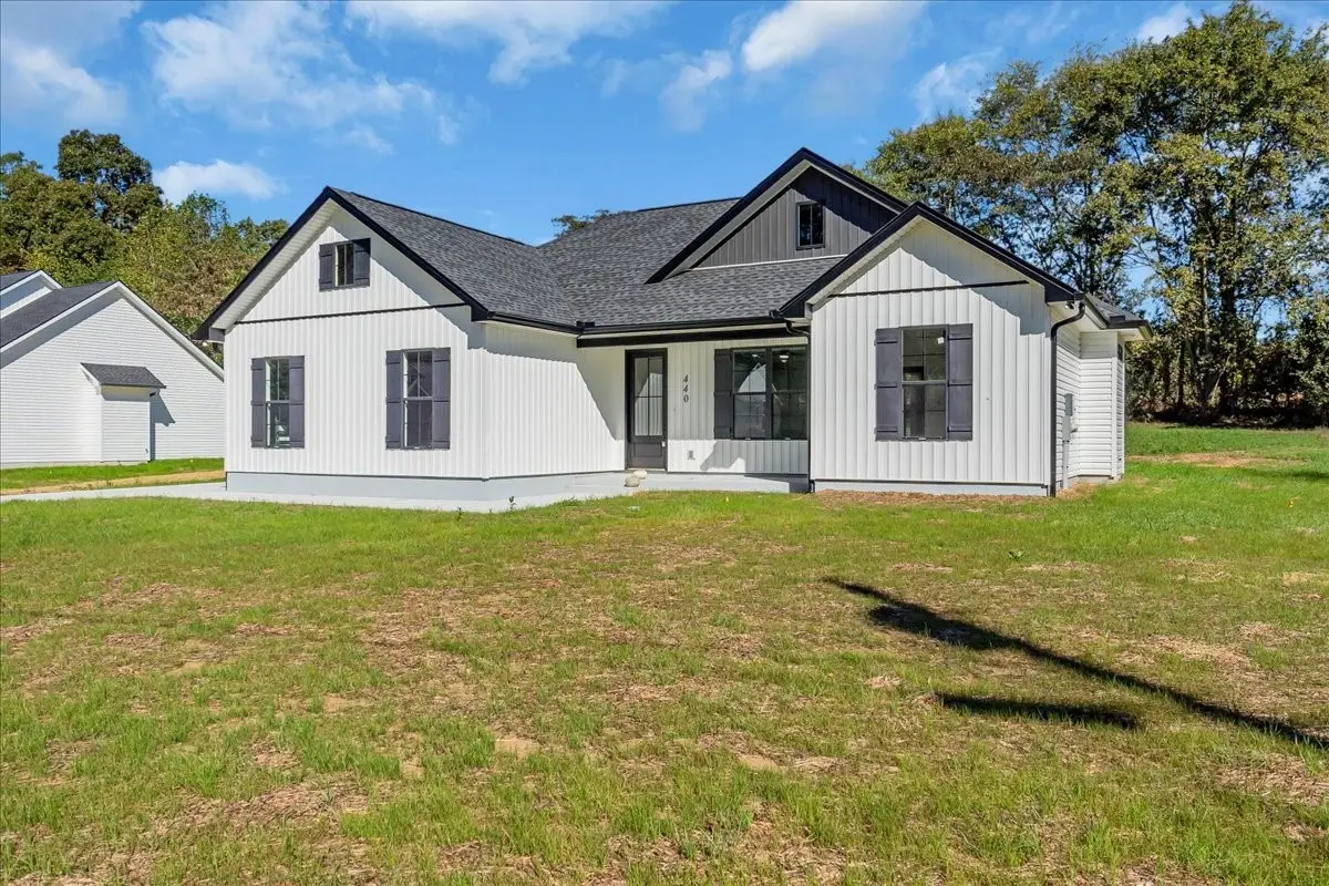 440 Sherwood Dr, McMinnville, TN 37110 - #1