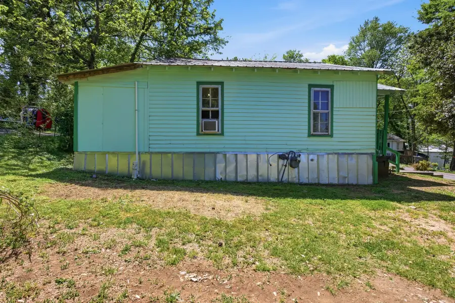 433 Jones St, Pulaski, TN 38478 - #3