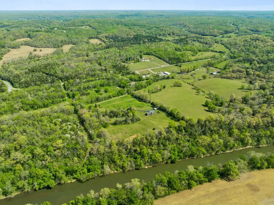 4341 Marlowe Rd, Williamsport, TN 38487 - #2