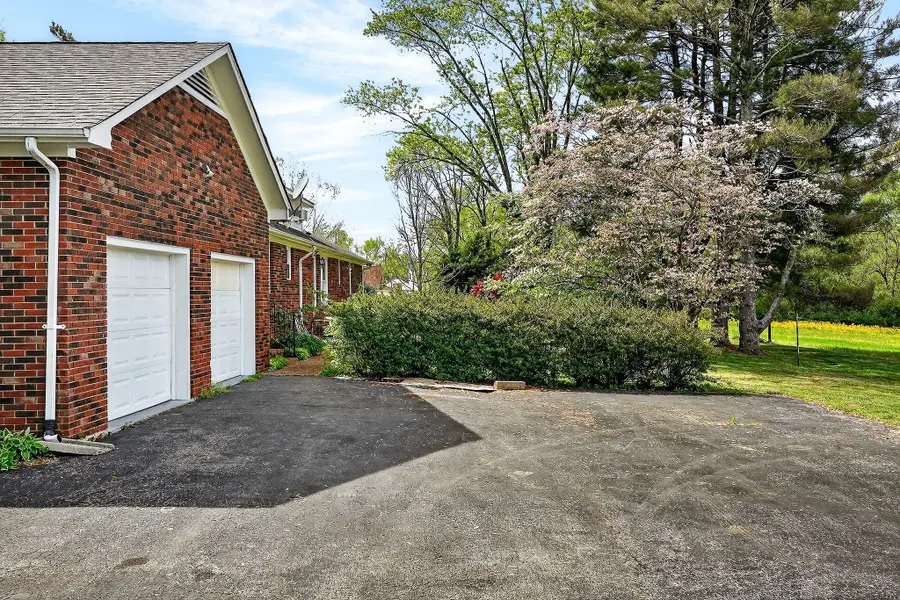 530 W Main St, Smithville, TN 37166 - #2