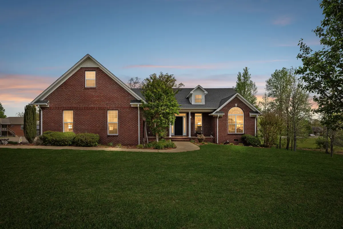 110 Chestnut Ln, Lawrenceburg, TN 38464 - #1