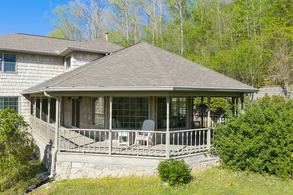 143 Creekside Village Ln, Sugar Tree, TN 38380