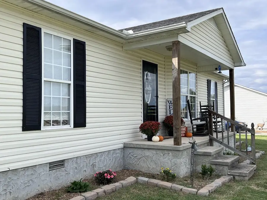 409 Green Valley Dr, Livingston, TN 38570 - #2